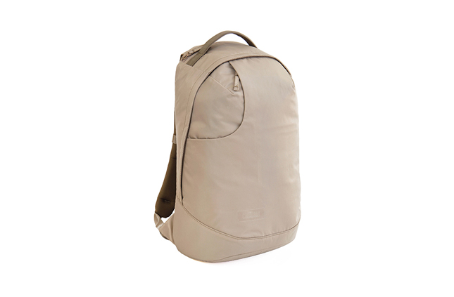 C8007_ACTIONABLE DAYPACK 20_Taupe_1.jpg