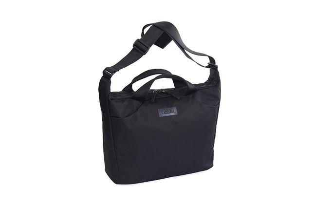 C8009_ACTIONABLE SHOULDER BAG_Black_1.jpg