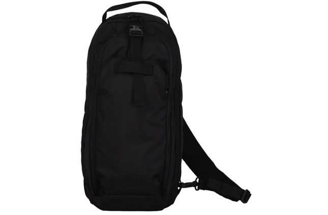 CB_C8037_WEEKEND SLING BAG L_Black_1.jpg